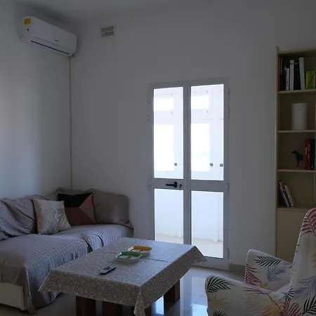 Penthouse With Sea View, Lift, 2 Min From Valletta Lägenhet *