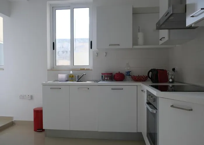 Penthouse With Sea View, Lift, 2 Min From Valletta アパート フロリアーナ