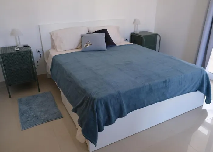 Penthouse With Sea View, Lift, 2 Min From Valletta *